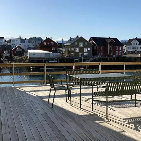 Hébergement de vacances Restored Family By The Sea In *